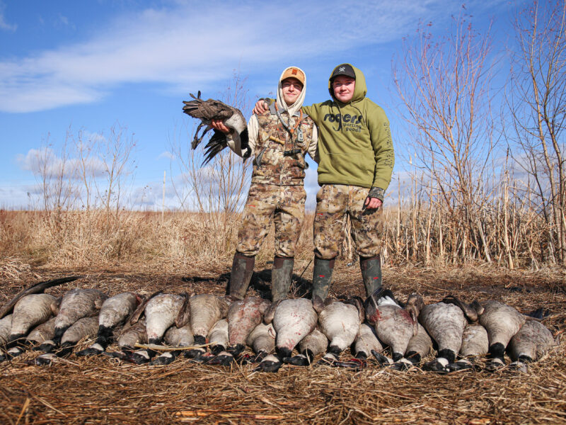 Late Season Honker Hunt - Paradise Flyway Outfitters